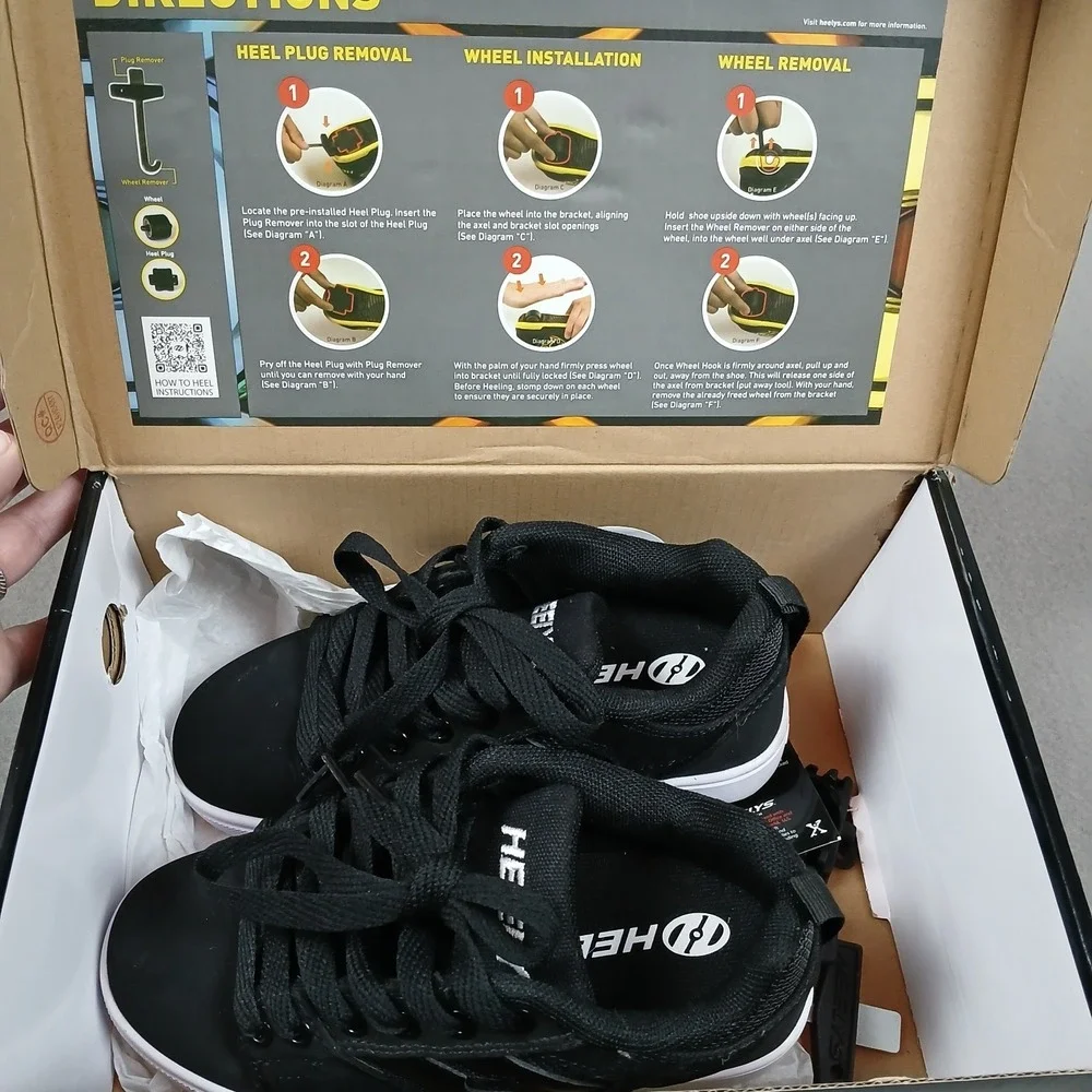 Heelys Racer 20 Size 13C HE100763 with Box Tools Covers‎ & Instructions Black